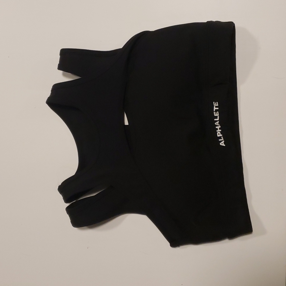 Alphalete Surface Keyhole Bra
